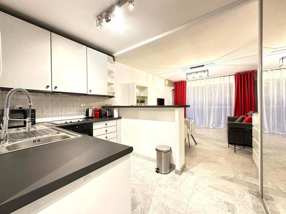 Beau Studio Centre Juan Les Pins A 300M Des Plages Antibes Bagian luar foto